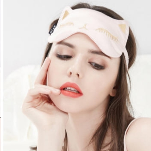 Pink Silk Cat Sleeping Mask - Picture 3 of 10